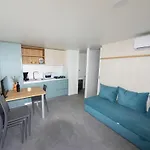 منتزه العطل Mobile Homes Camp كلينوفيتسا