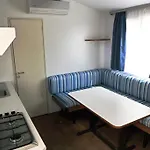 منتزه العطل Mobile Homes Camp