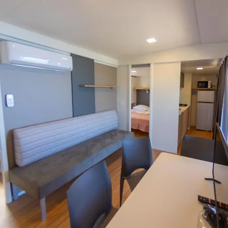 홀리데이파크 Mobile Homes Camp