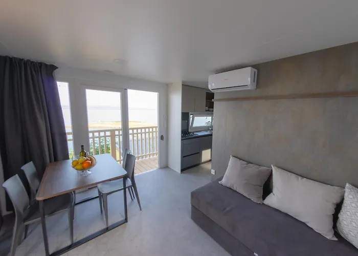 Mobile Homes Camp Tatil parkı 2*